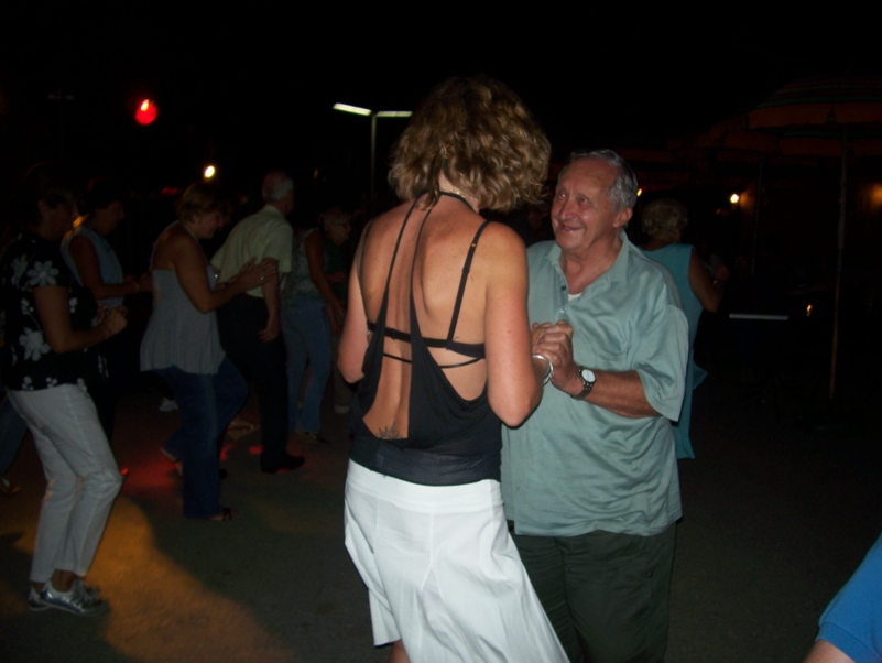  Image name: Estate085.jpg 
 width: 801 pixel 
 height: 602 pixel 
 Size: 242347 bytes 
 Click to enlarge 